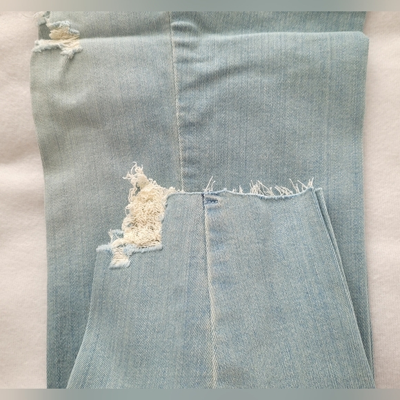NWT Universal Thread Womens Plus Size Light Wash Distressed Raw Hem Skinny Jeans - Picture 4 of 16